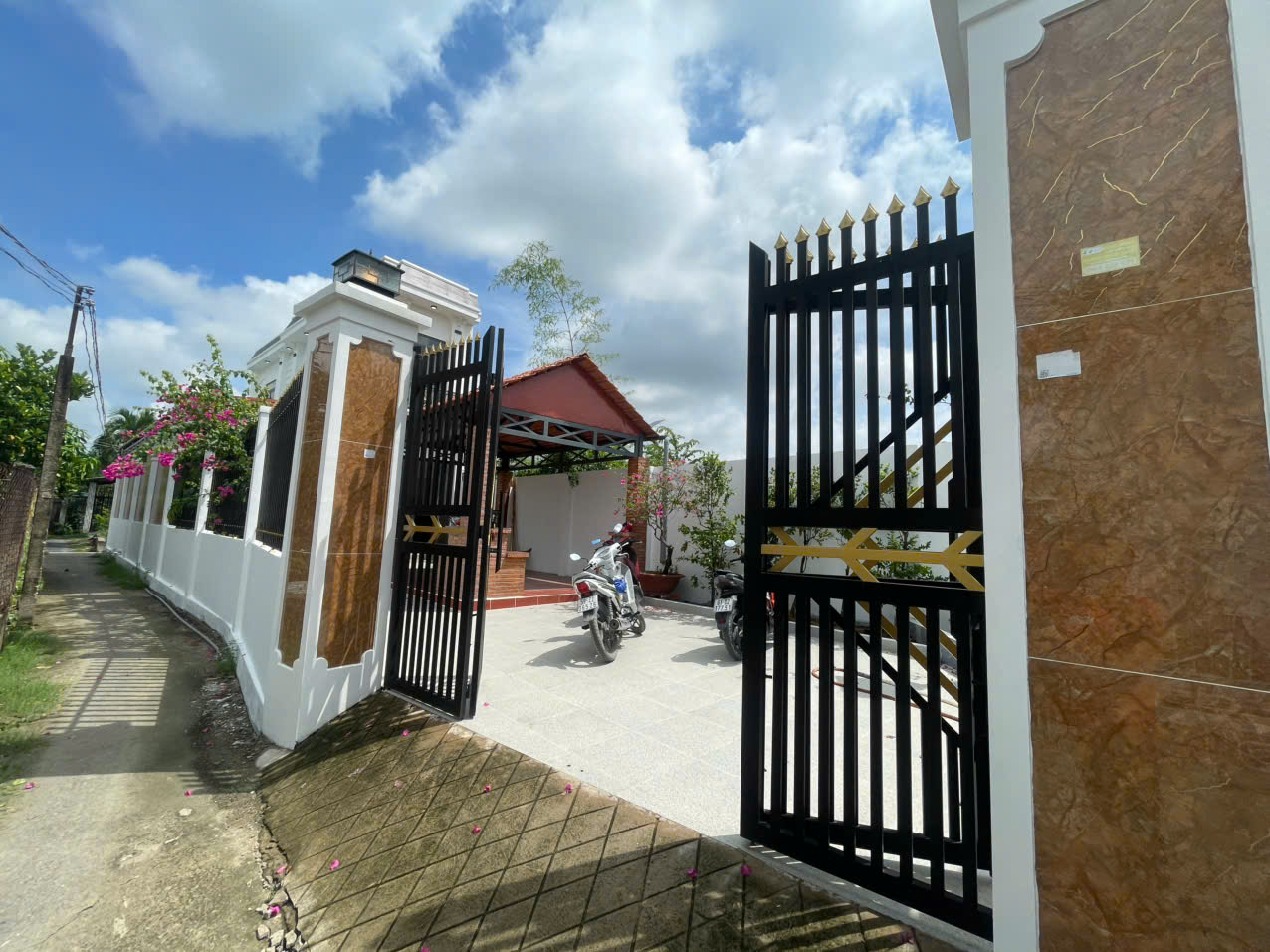 Cần Bán Nhà 1 Trệt 1 Lầu Mới Đẹp – Full Thổ Cư 190m² – Xã Long Thượng, Cần Giuộc, Long An