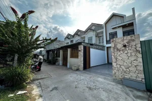 BÁN NHÀ MỚI XÂY 1 TRỆT 1 LẦU 4.7X22 – Dường 3 met gần Trần Thị Non