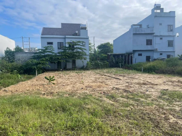 Bán nhanh nền Biệt Thự tại Bến Lức ngay QL1A 8x22m giá 3 tỷ thương lượng được giá bán luôn