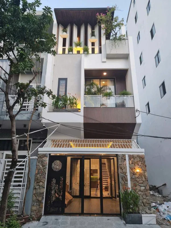 Chính Chủ Bán Nhà 3 Tầng Mặt Tiền Long Hòa – Cần Đước | Giá 1,5 Tỷ