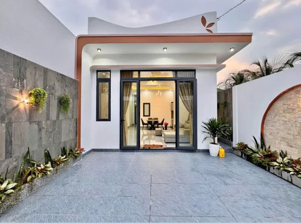 BÁN NHÀ CẤP 4 – THỊ TRẤN BẾN LỨC GIÁ 1 TỶ 050 TRIỆU