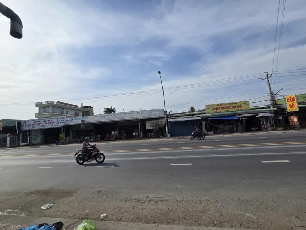 Bán nhà cấp 4 mặt tiền tỉnh lộ 824 Đức Hòa - Long An